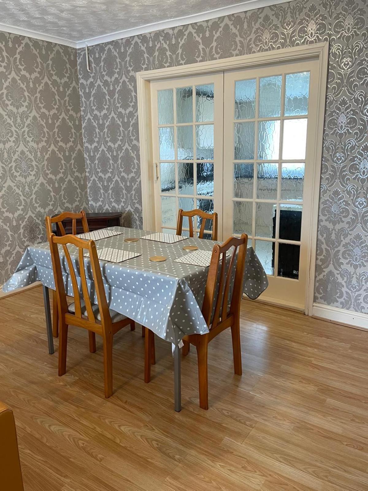 Room Only Guest Accommodation, Guest House Self Catering Bangor  Exteriér fotografie